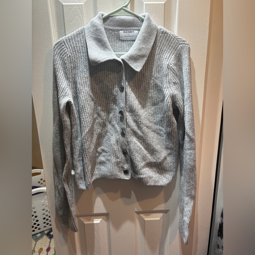 Cute collared grey cardigan